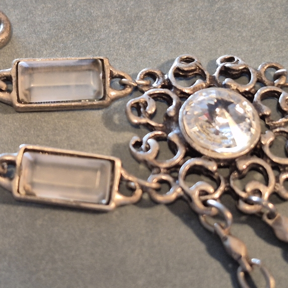 Elegant Silver Women's Necklace - Picture 7 of 7